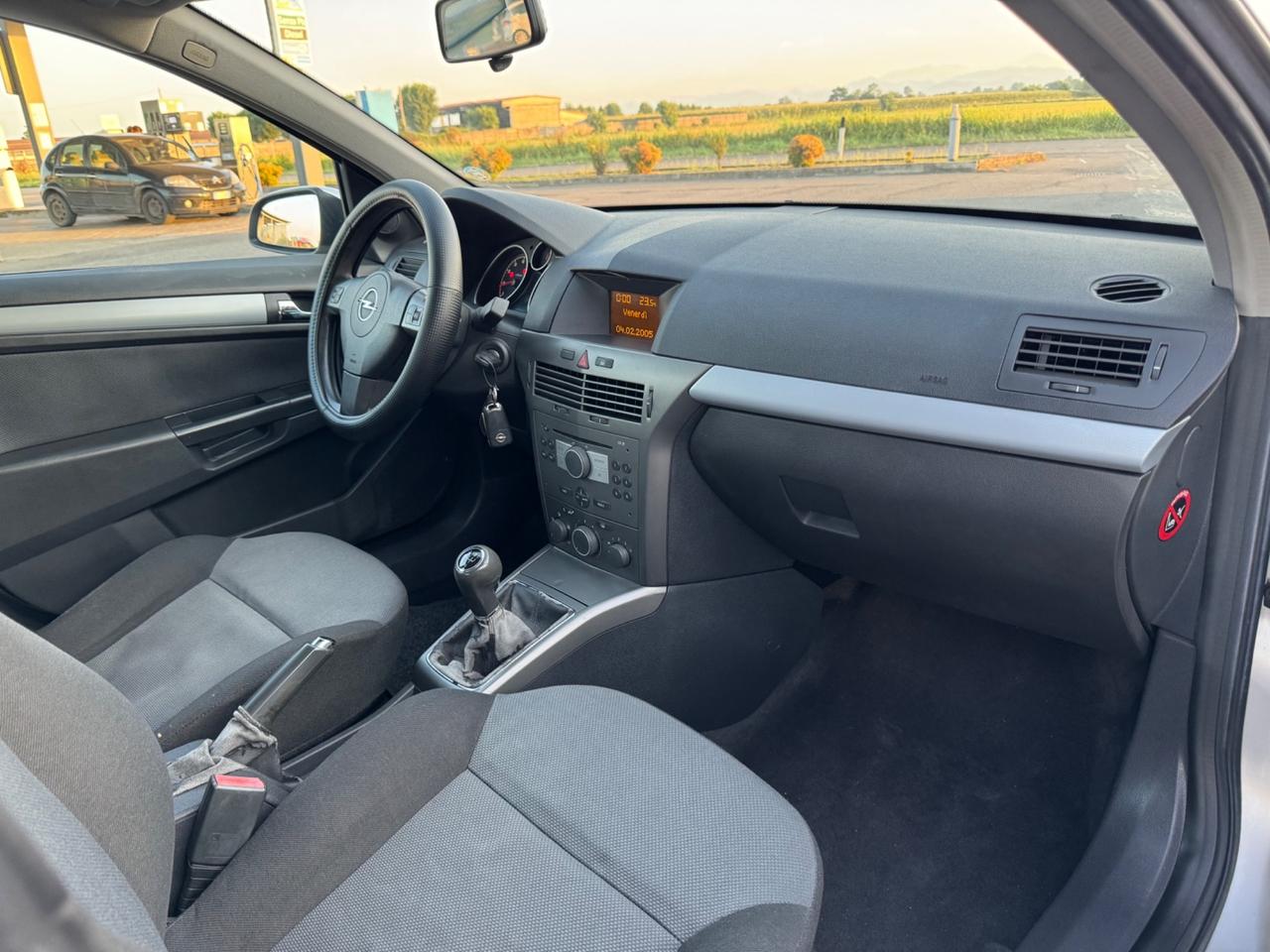 Opel Astra 1.4 16V Twinport 5 porte Club