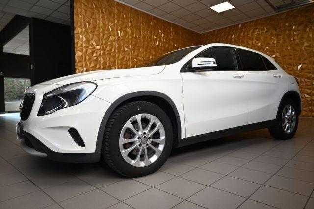 MERCEDES-BENZ GLA 180 D EXECUTIVE AUT.TEL CERCHI 17"VETRI SCURI SED.RISC