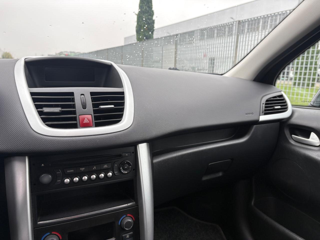 Peugeot 207 Plus 1.4 8V 75CV 5p. ECO GPL