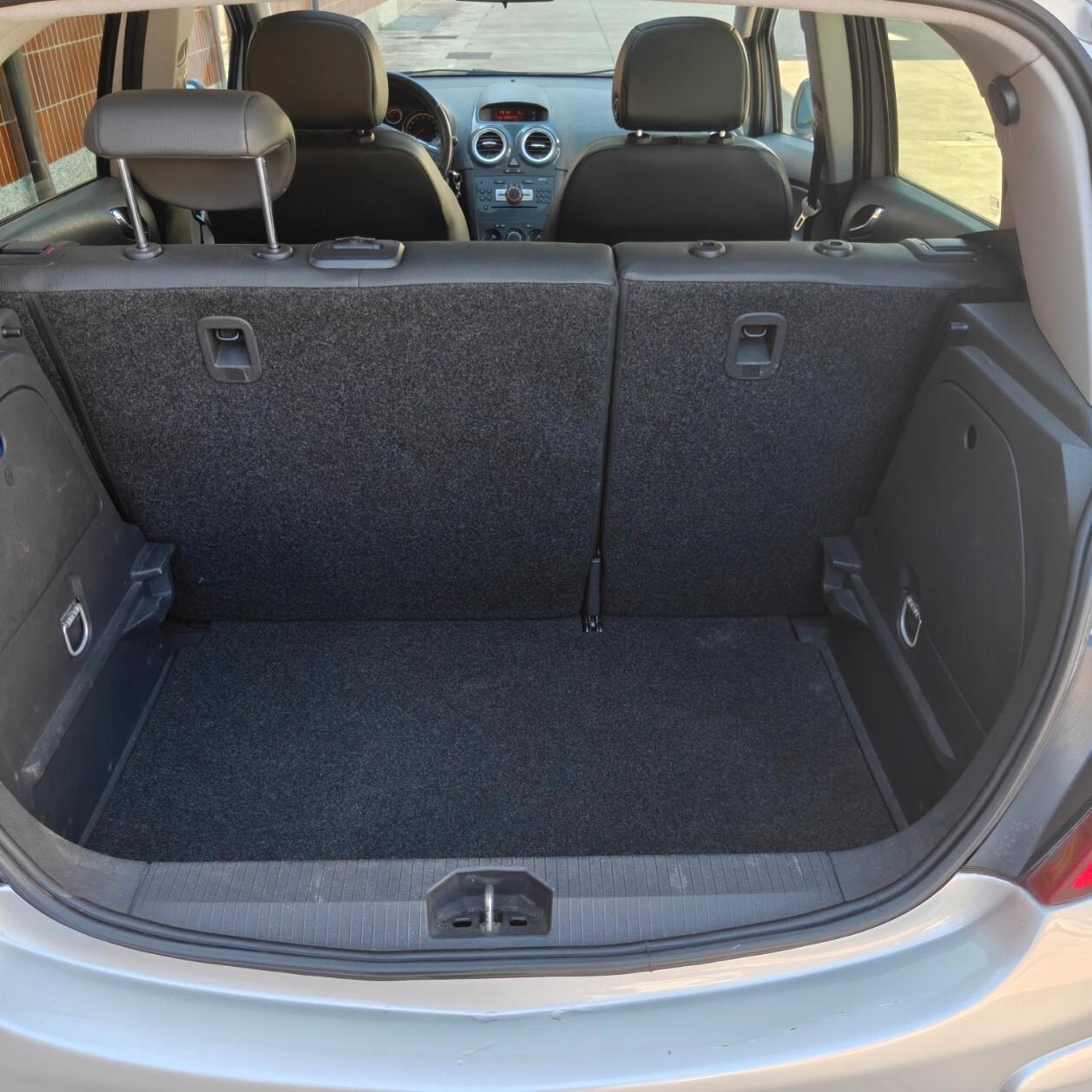Opel Corsa 1.2 5 porte Cosmo