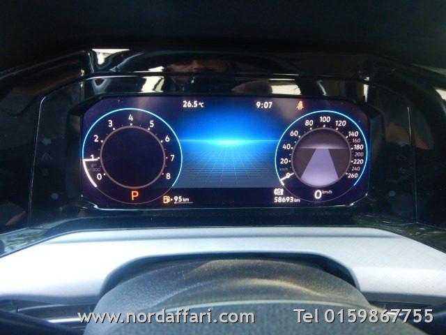 VOLKSWAGEN Golf 1.0 eTSI EVO DSG Life