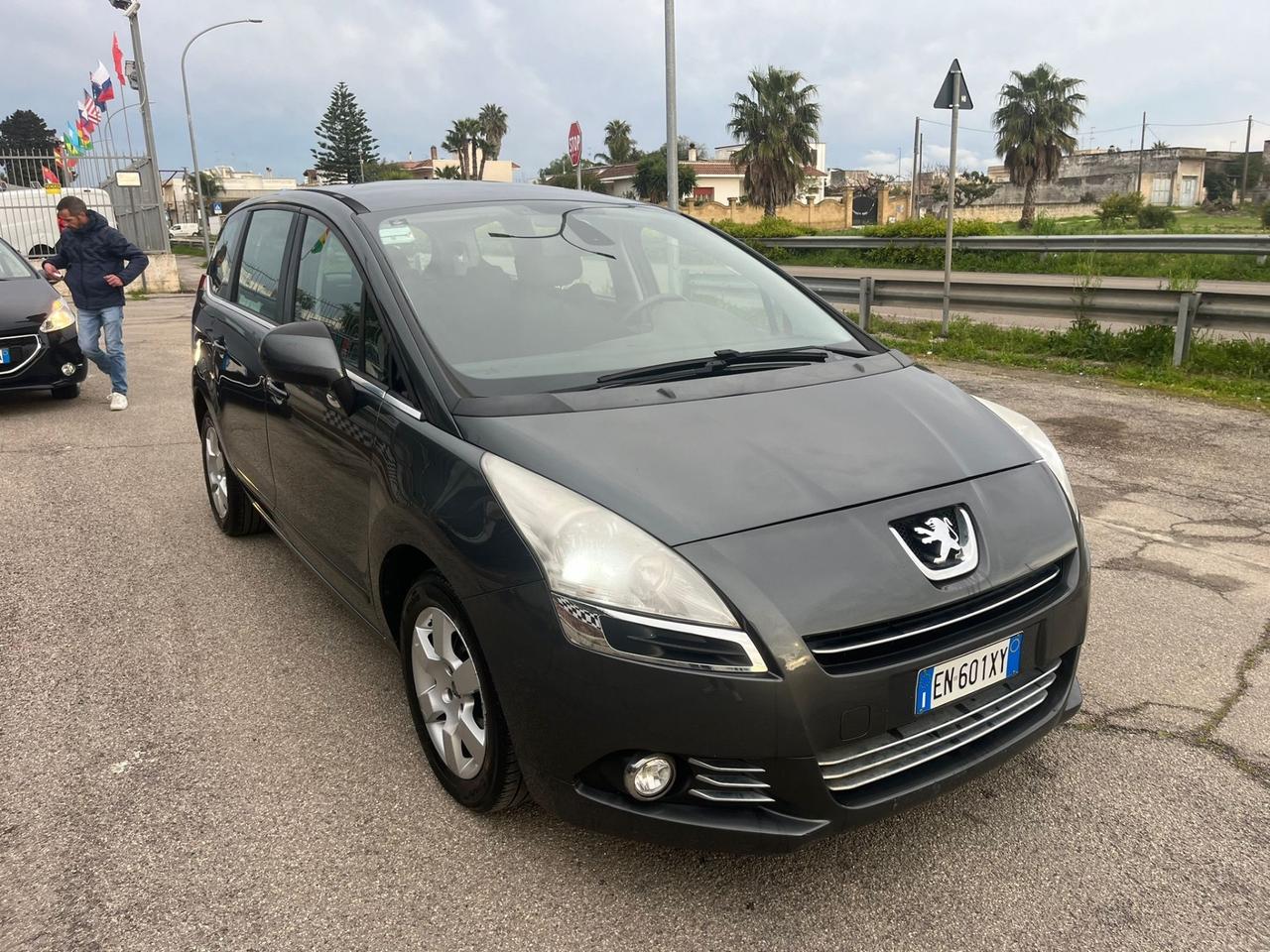 Peugeot 5008 1.6 HDi 115CV Active Unipro 2013