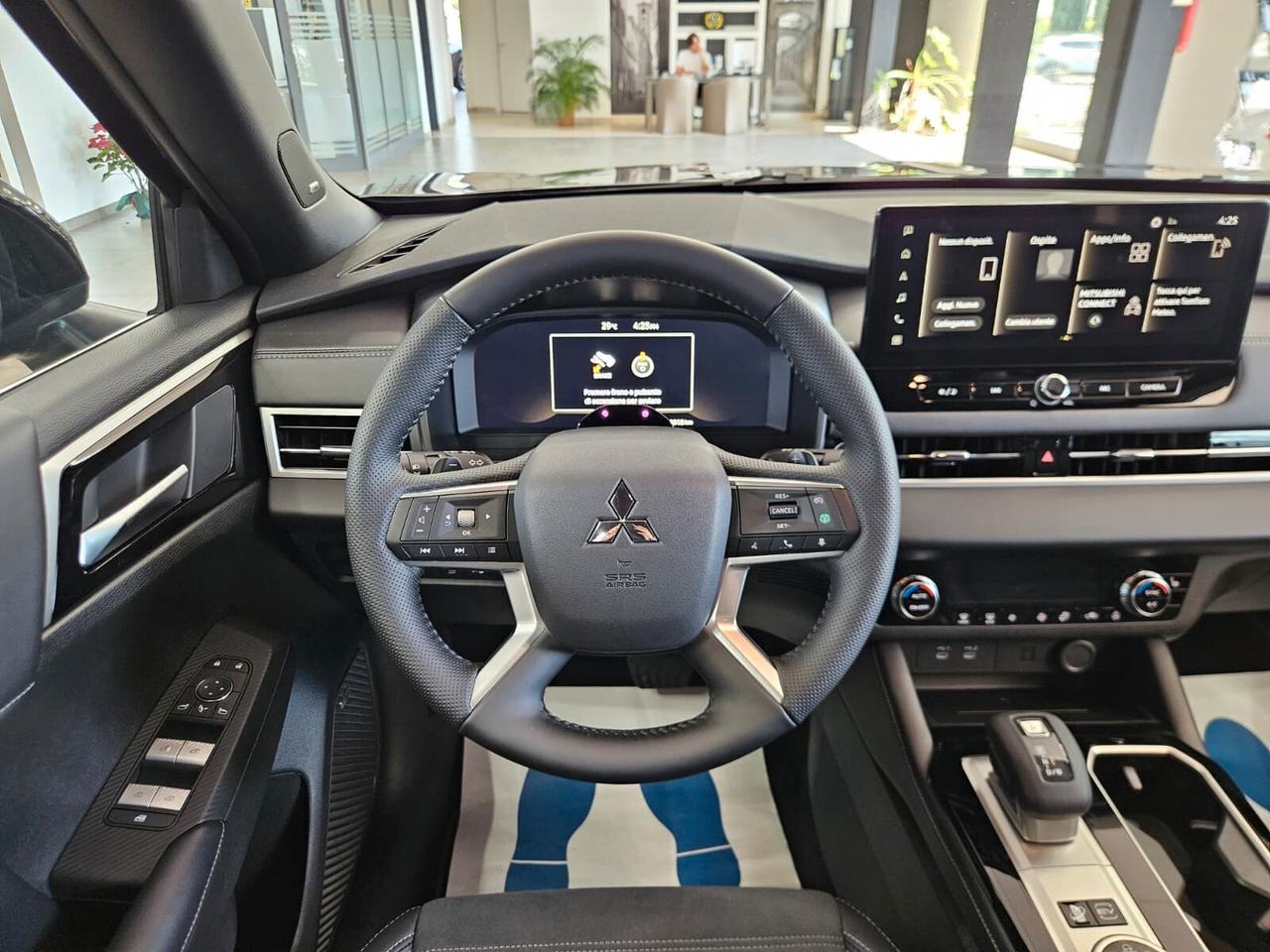 Mitsubishi Outlander DISPONIBILE IN VARIE COLORAZIONI E ALLESTIMENTI - CONCESSIONARIO UFFICIALE
