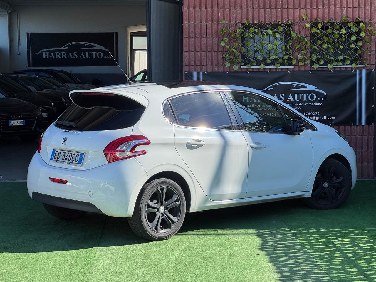 Peugeot 208 1.4 HDi 68 CV 5 porte Allure