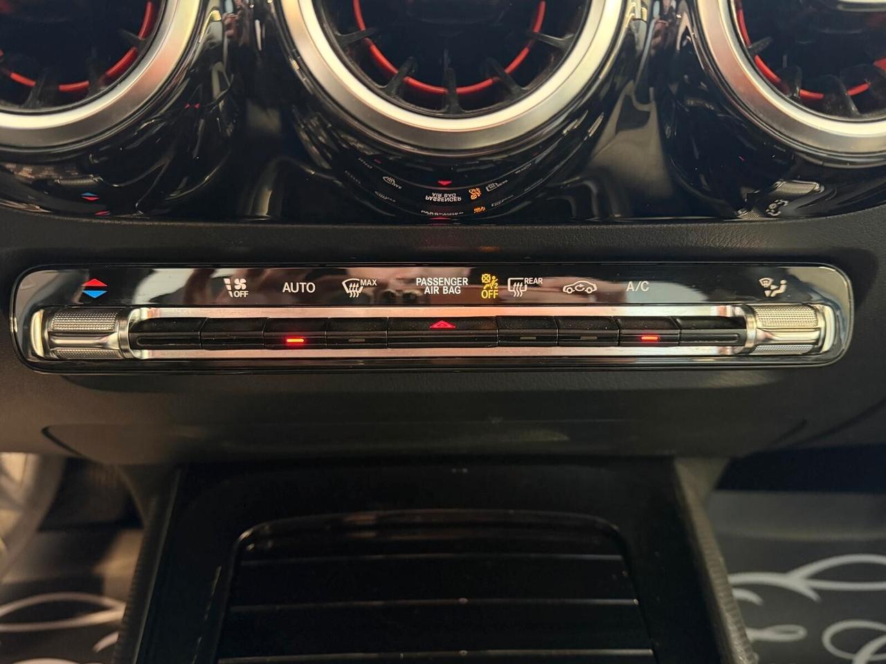 MERCEDES-BENZ CLASSE B180 SPORT 1.5 116CV PELLE NAVI CAM ANNO 2020