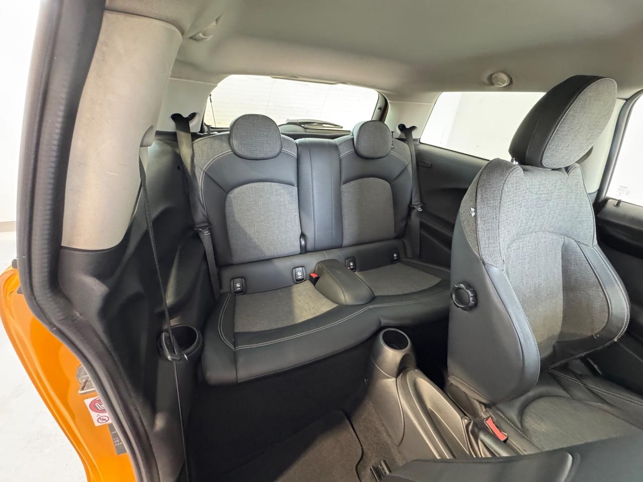 Mini Cooper 1.5 D Business XL - Accettiamo Permuta
