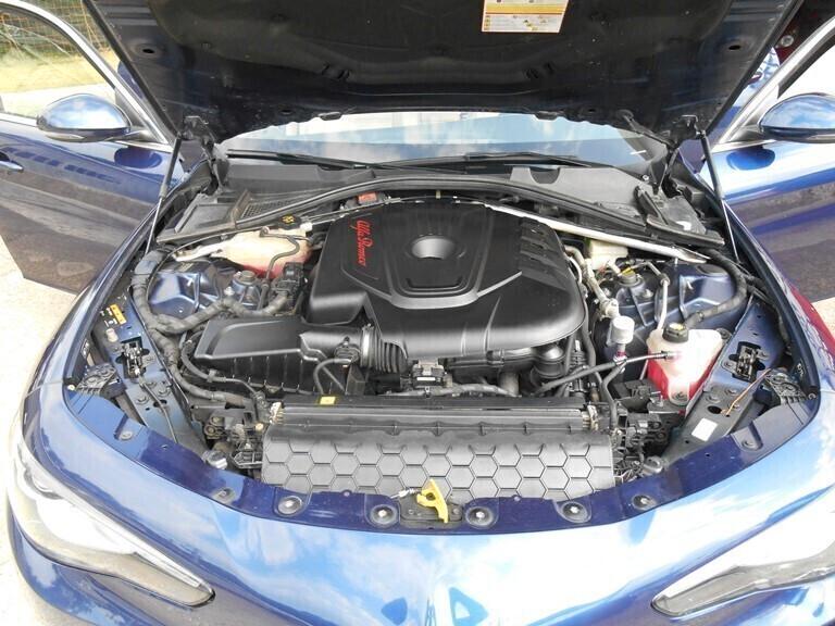 Alfa Romeo Giulia 2.2 Turbodiesel 210 CV AT8 AWD Q4 Veloce