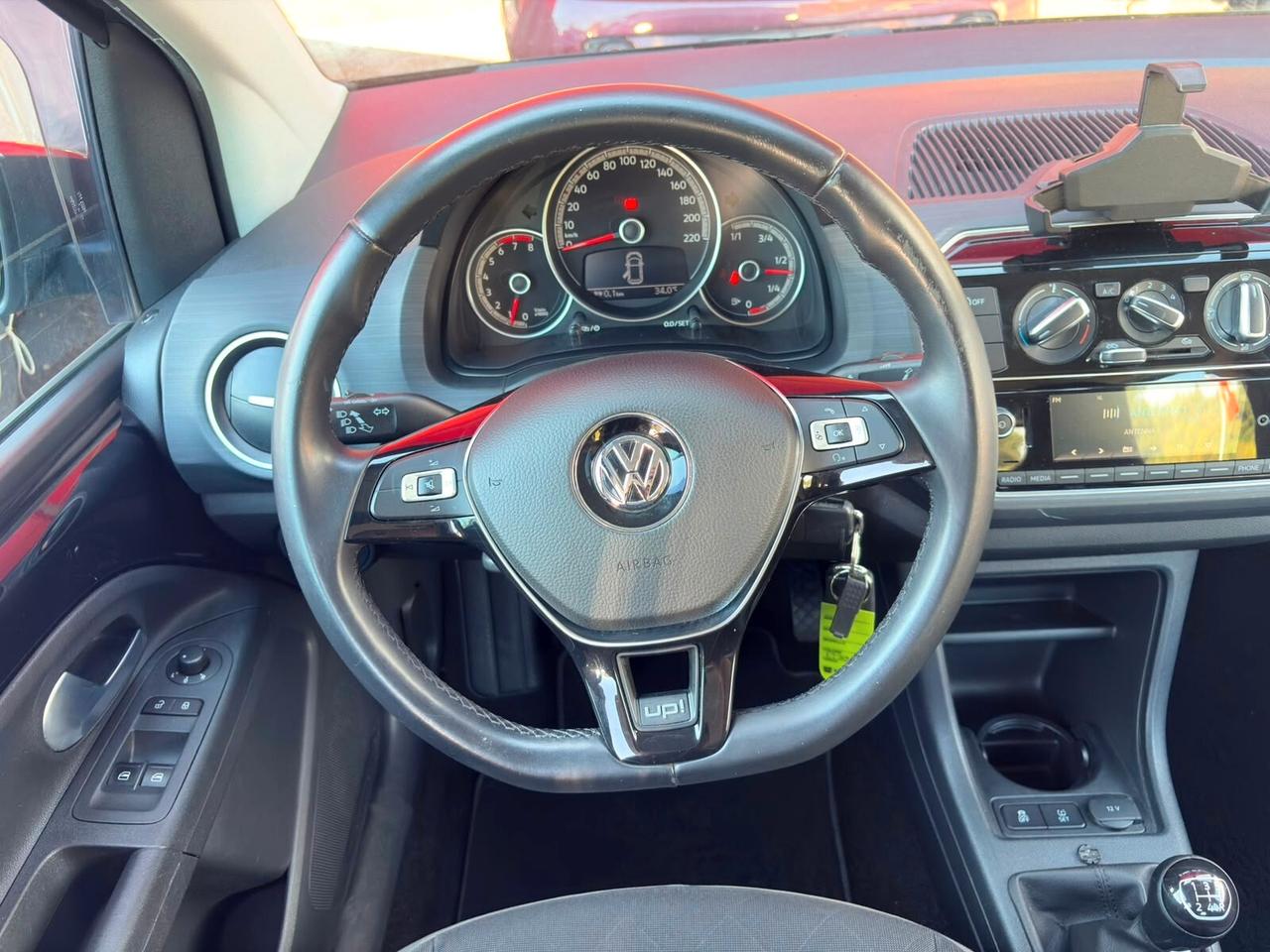 Volkswagen up! 1.0 75 CV 5p. cross BlueMotion Technology