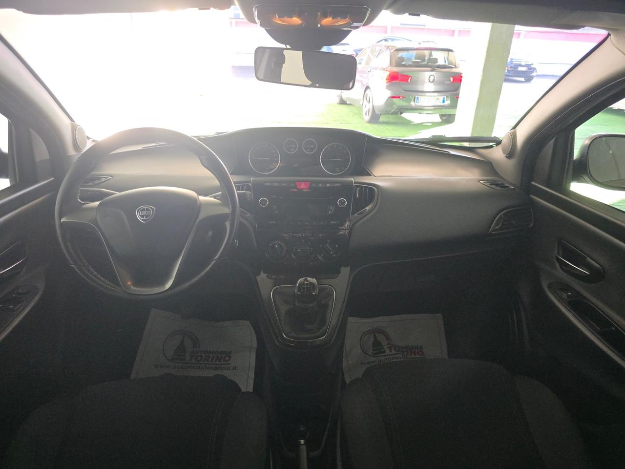Lancia Ypsilon 0.9 TwinAir 85 CV 5 porte S&S Platinum
