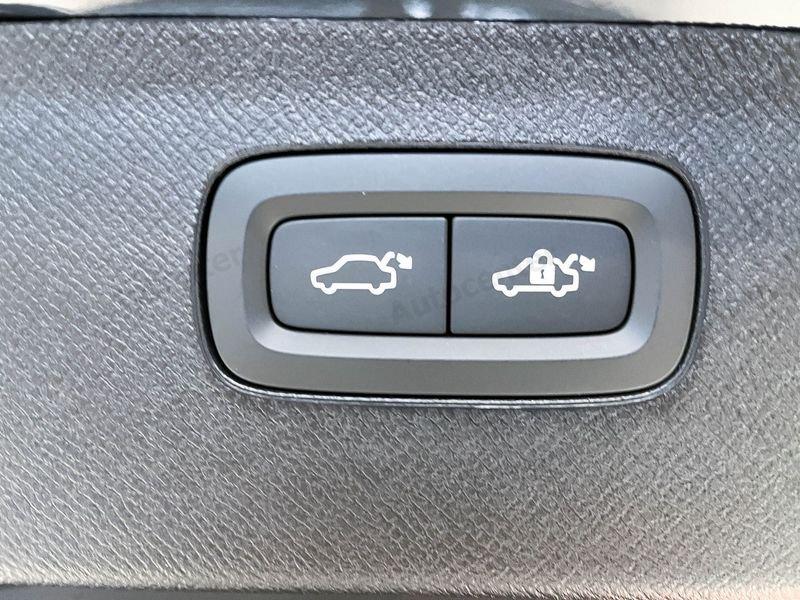 Volvo XC90 T8 Recharge AWD Plug-in Hybrid aut. 7p. Ultimate Bright