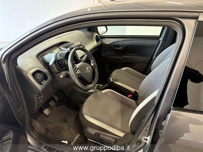 Toyota Aygo II 2018 5p 5p 1.0 x-clusiv 72cv