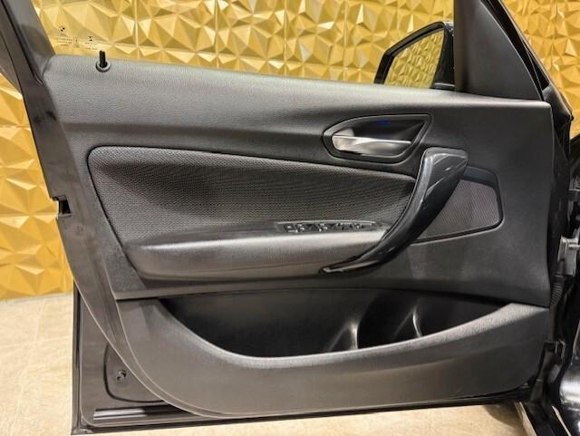 Bmw 116 116d 5p. Urban