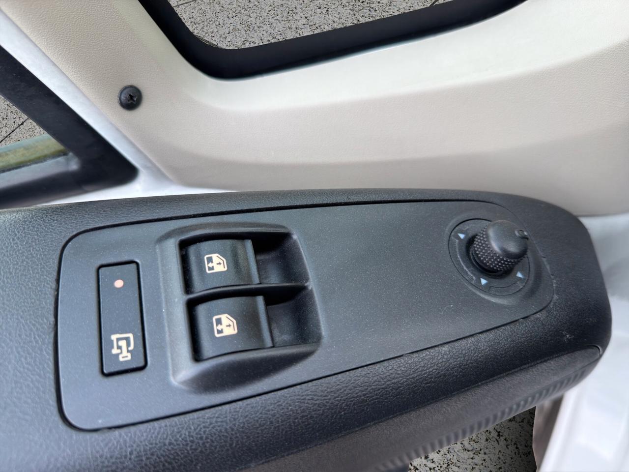 Fiat Ducato 2.3 MJT 130CV Furgone Vetrato 9 Posti