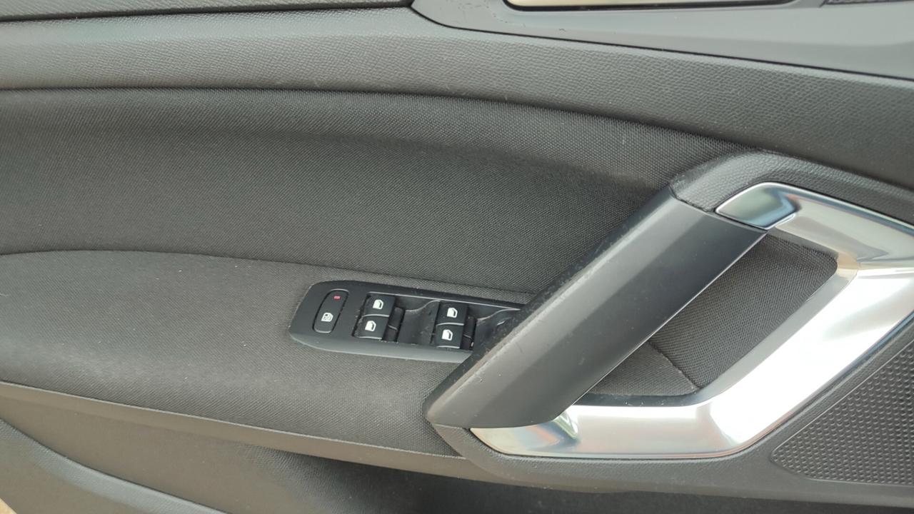 Peugeot 308 BERLINA TETTO PANORAMICO 1.6 HDI