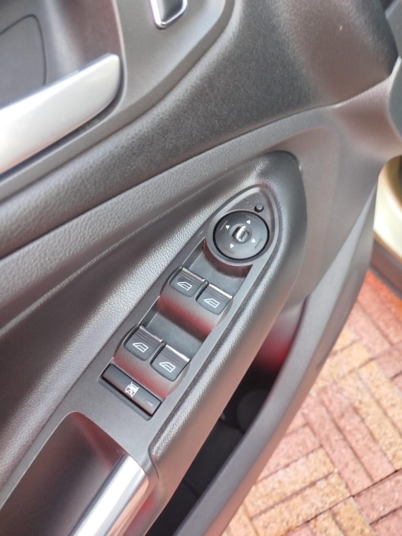 Ford Kuga 2.0 TDCI 140 CV 4WD Titanium