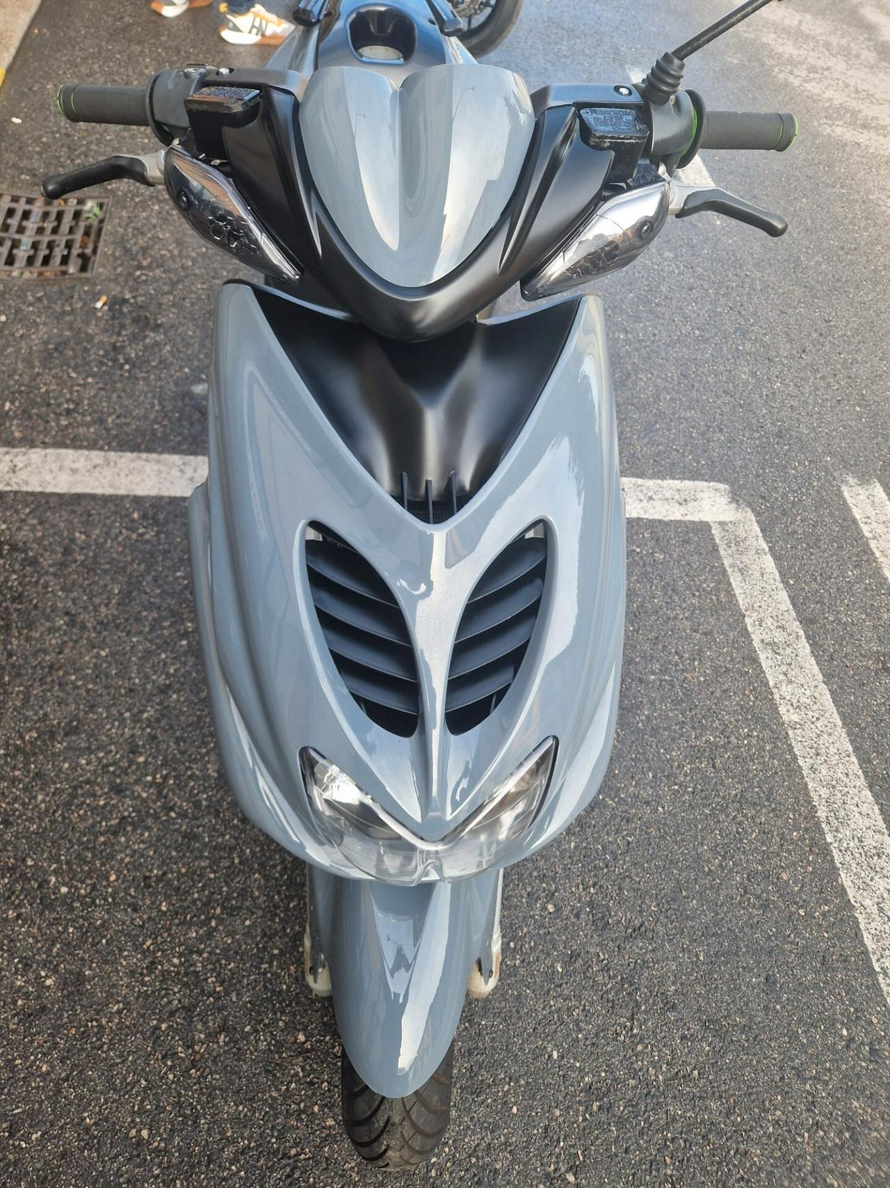 Yamaha Aerox / MBK Nitro 50 cc Grigio 06/2001