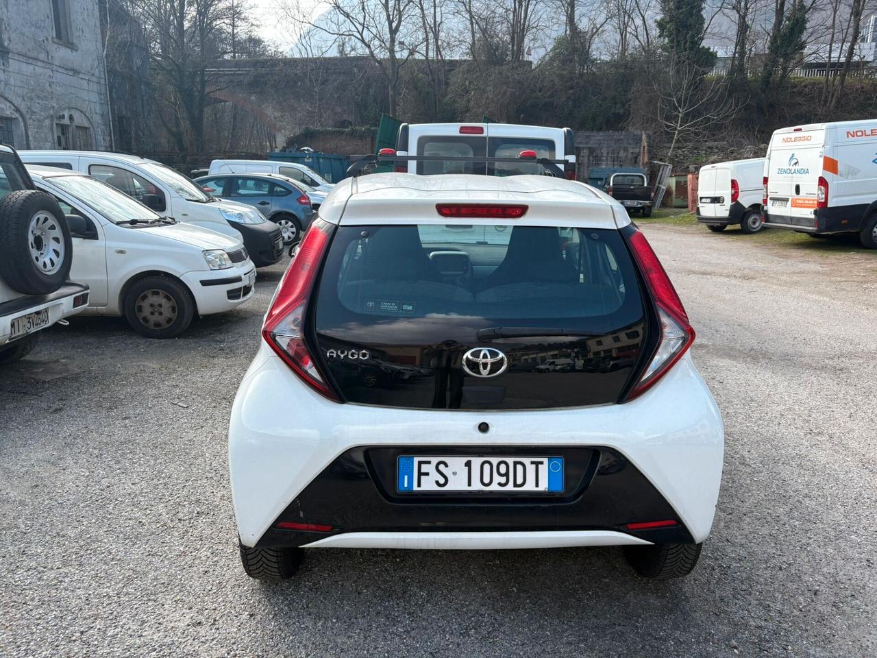 Toyota Aygo 1.0 VVT-i x-business