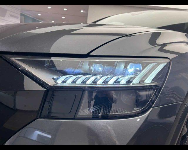 AUDI RS Q8 TFSI V8 quattro tiptronic