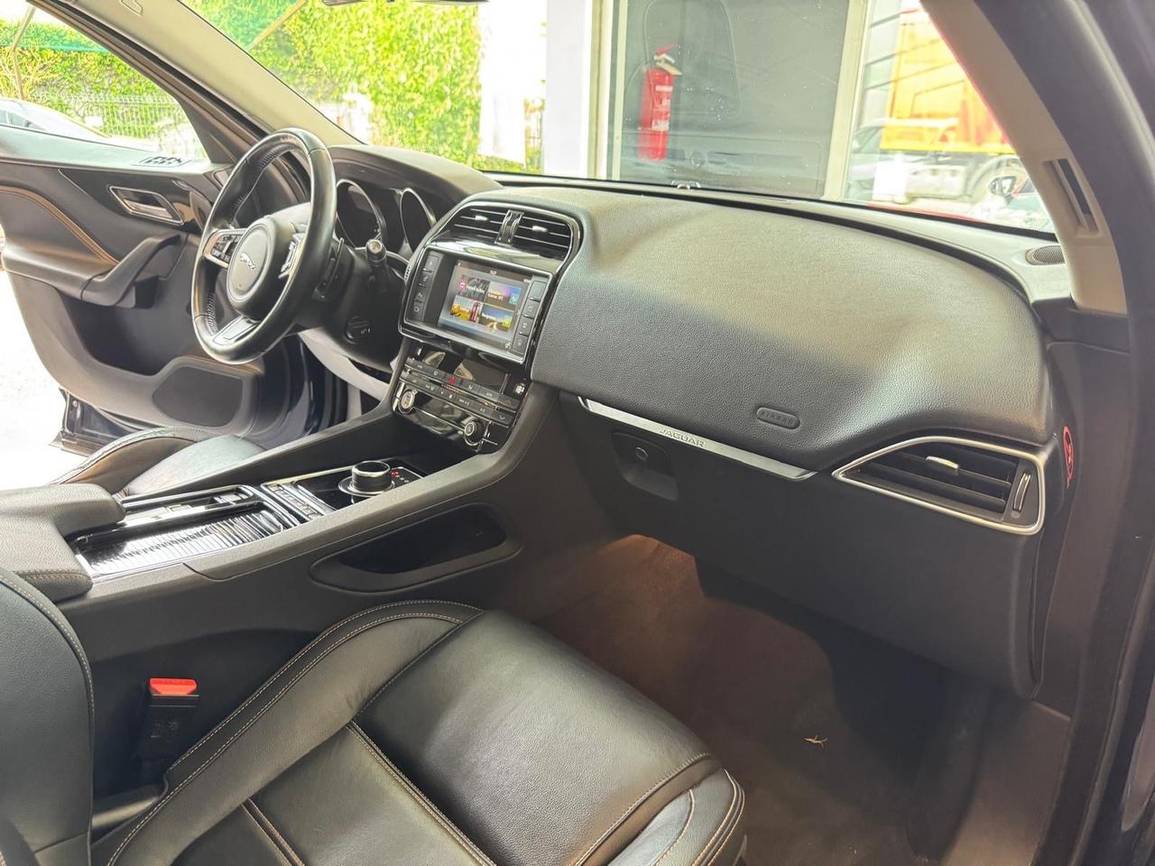 Jaguar F-Pace 2.0 D 180 CV AWD aut. Portfolio