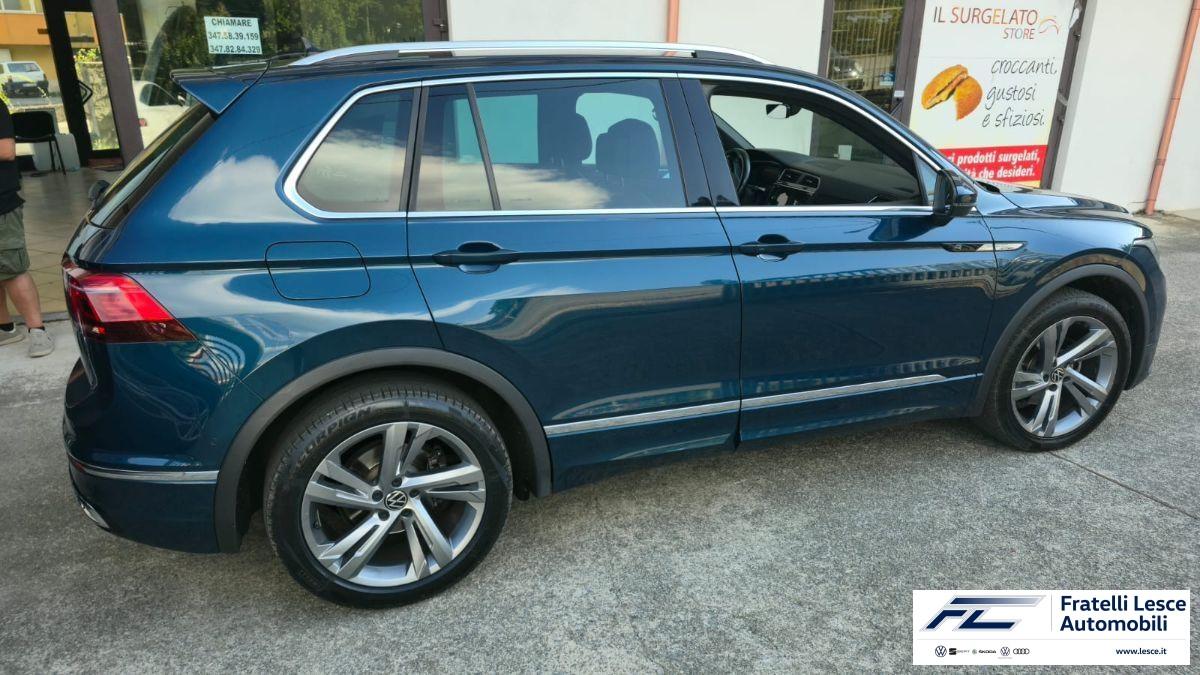 VOLKSWAGEN - Tiguan 2.0 tdi scr R-Line 150cv dsg (Conto Vendita - Esposizione Piano Lago)