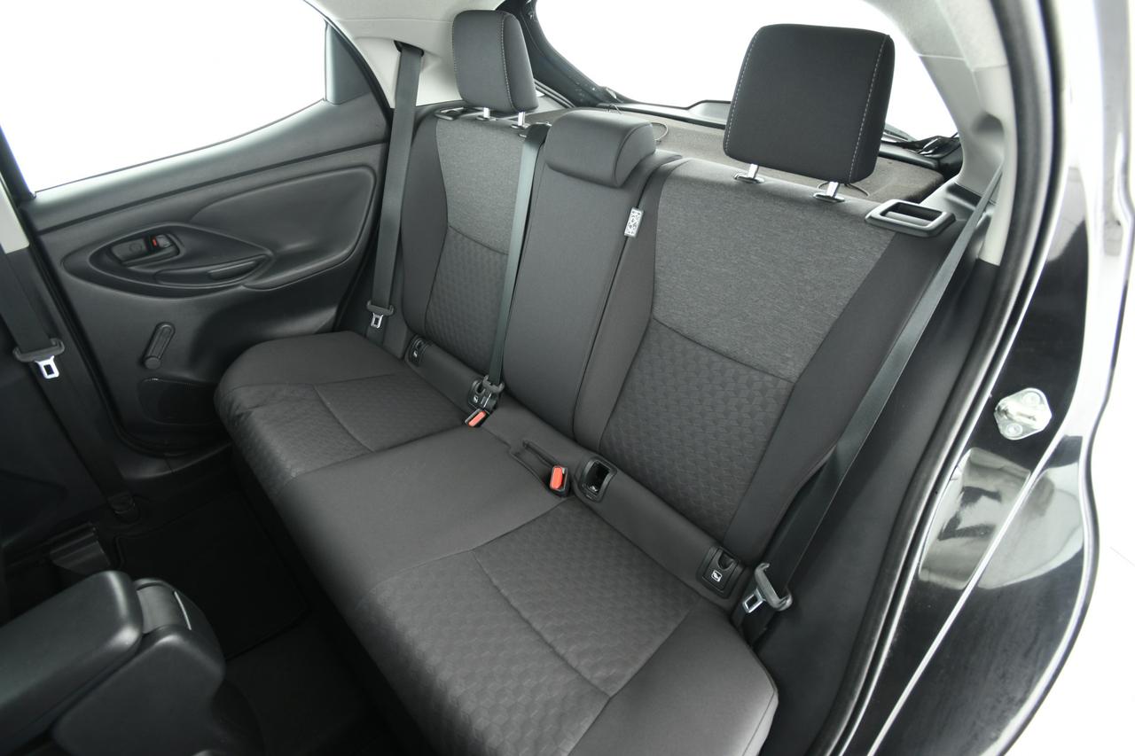 TOYOTA Yaris 1.5h Business CAMERA+ACC+APP CONNECT+NEOPATENTATI