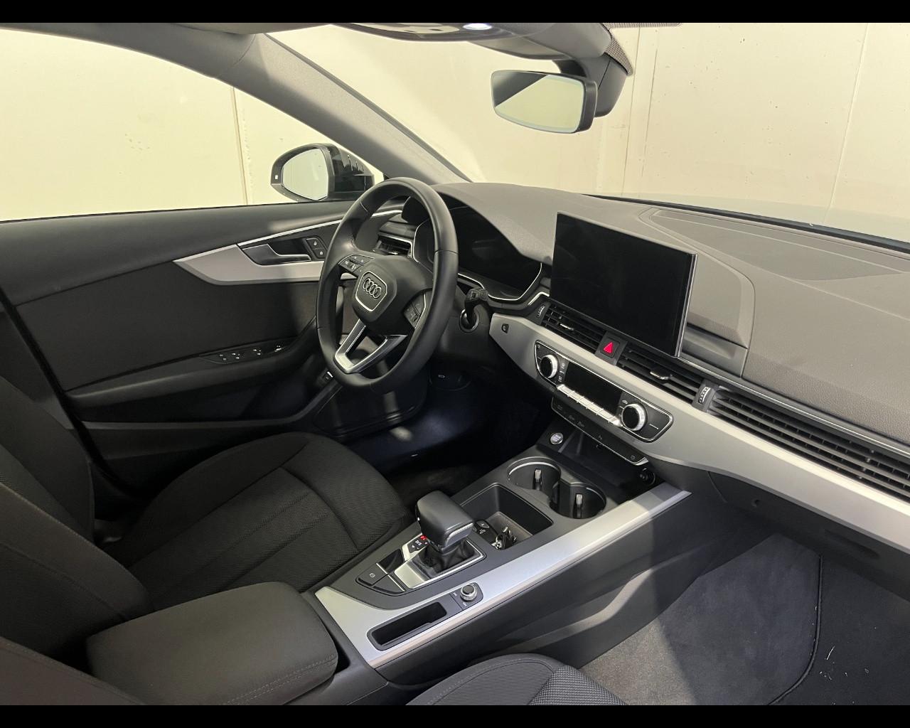 AUDI A4 AVANT 35 TDI S-TRONIC BUSINESS ADVANCED