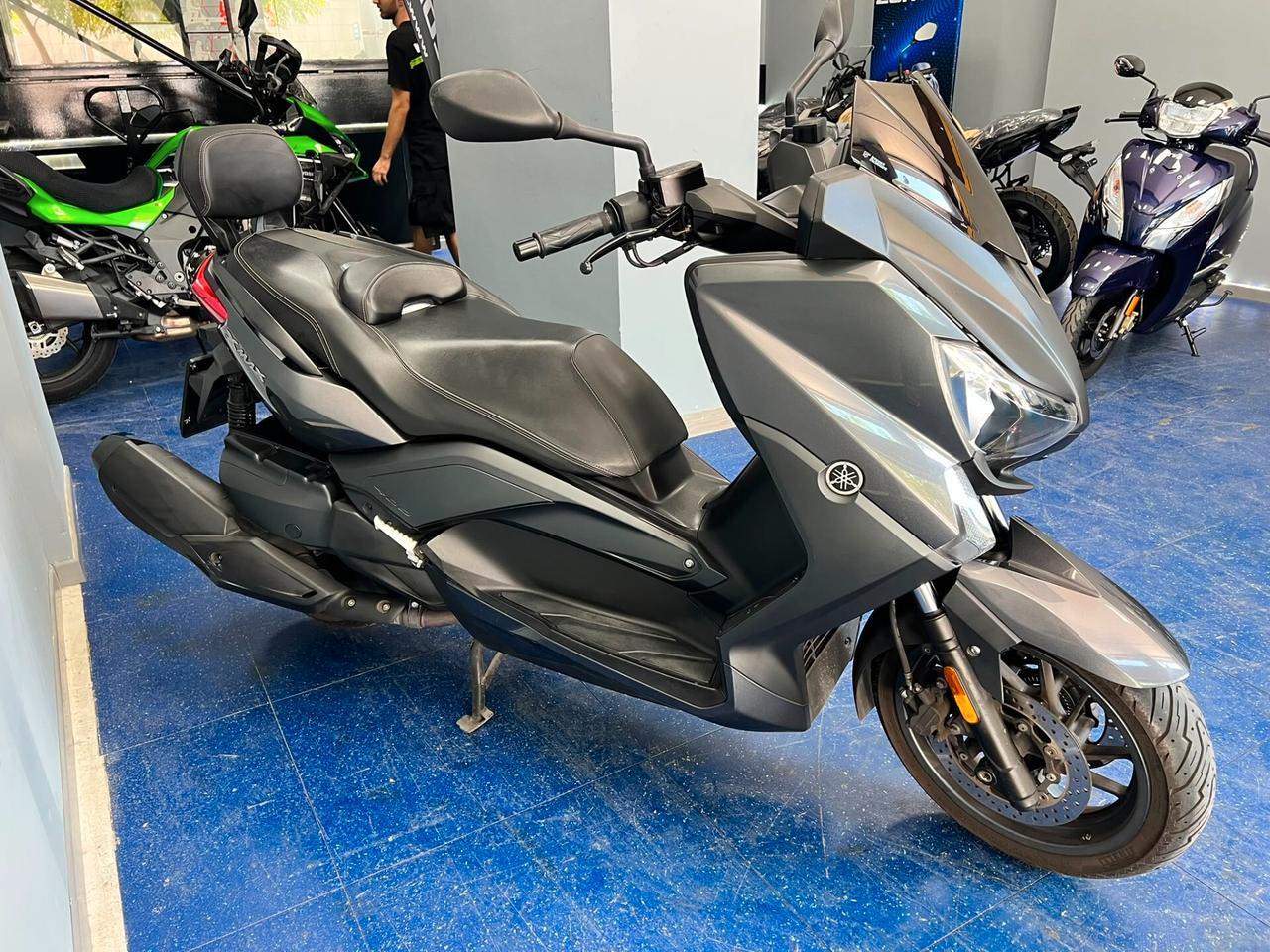 Yamaha X-Max 400