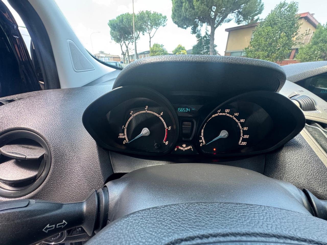 Ford Tourneo Courier 1.5 TDCI 95 CV Plus