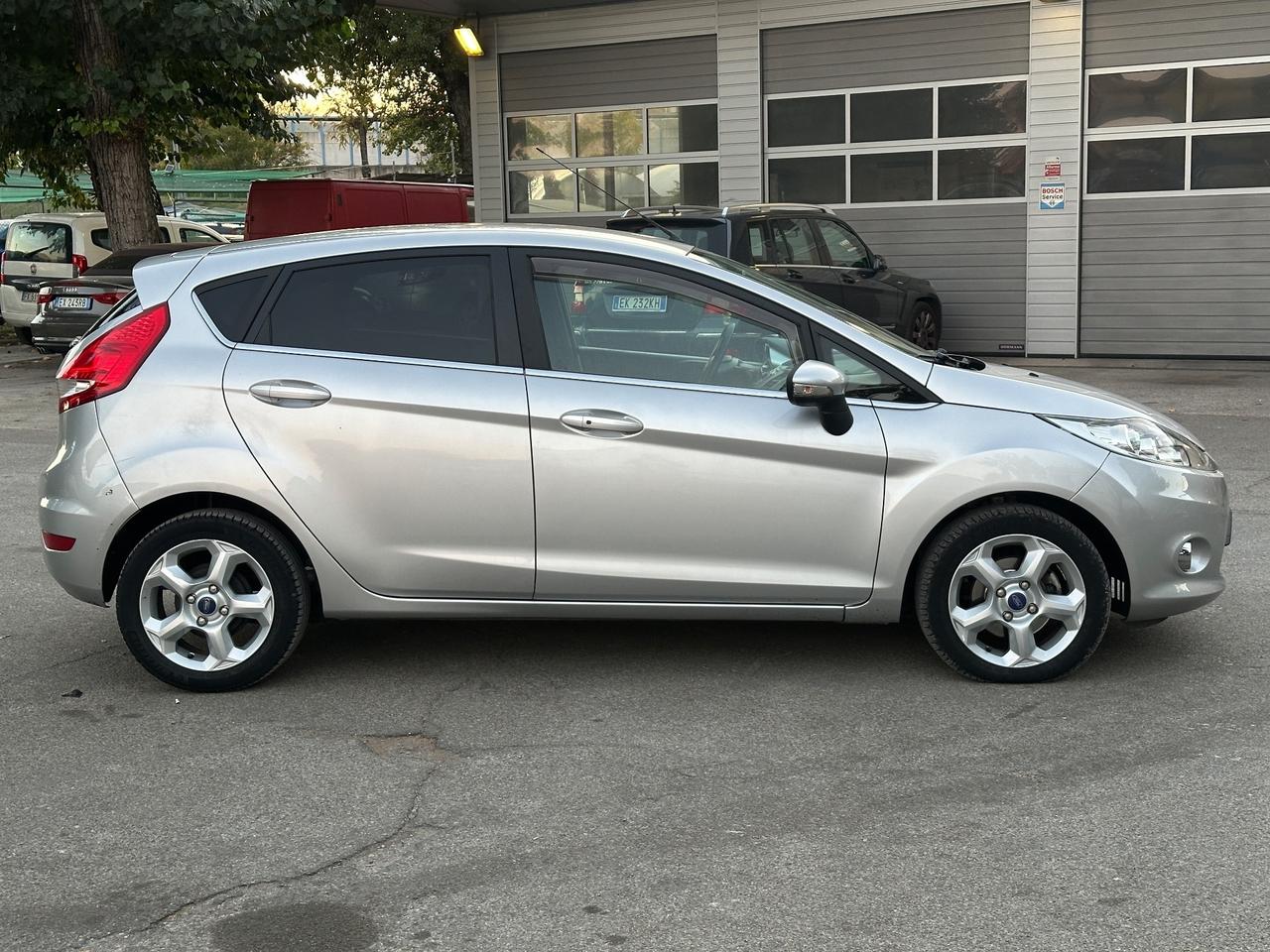 Ford Fiesta 1.4 5 porte Bz.- GPL Titanium