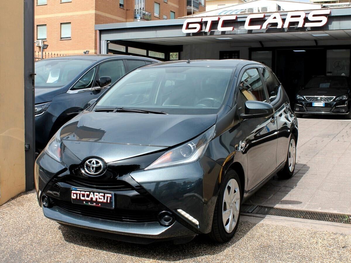 Toyota Aygo 1.0 VVT-i 69 CV 5 porte x-play TSS