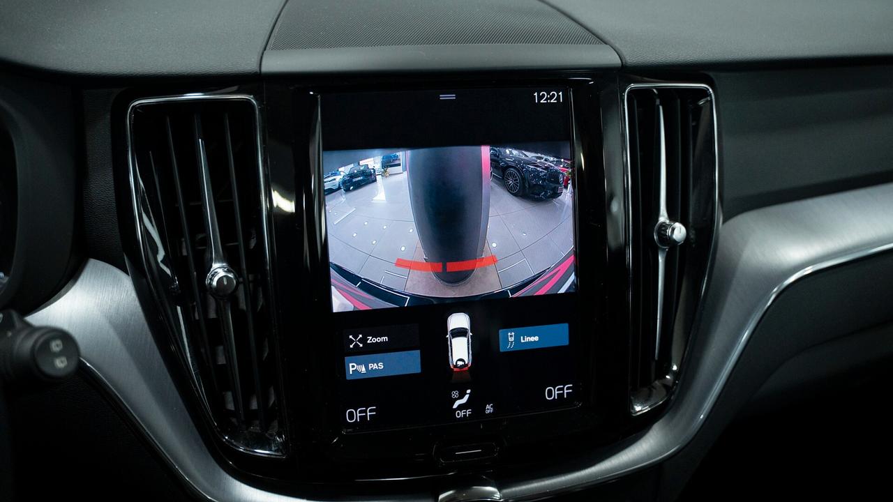 Volvo XC 60 XC60 B4 2.0 AWD GEARTRONIC BUSINESS PLUS PELLE LED NAVI FULL OPTIONAL