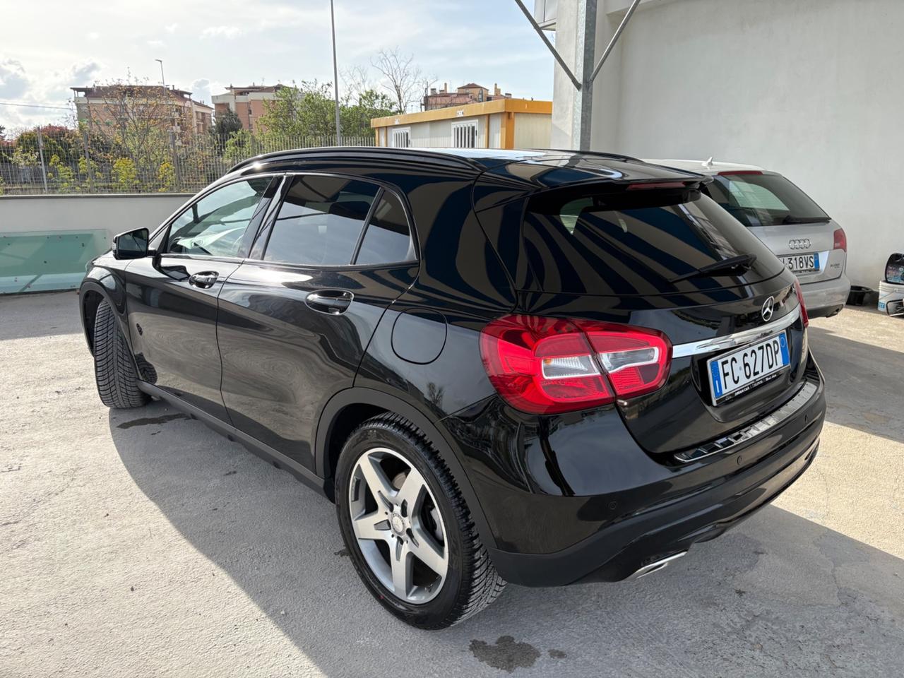 Mercedes-benz GLA 180 d Sport LED INTERNO CERCHI AMG