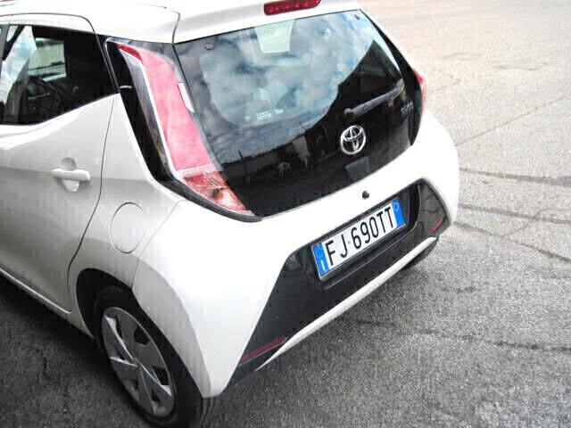 Toyota Aygo 1.0 VVT-i 69 CV 5 porte x-cool TSS FINANZIABILE NEOPATENTATI