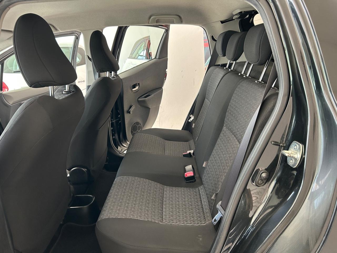 Toyota Yaris 1.0 benzina 51 kw 2014