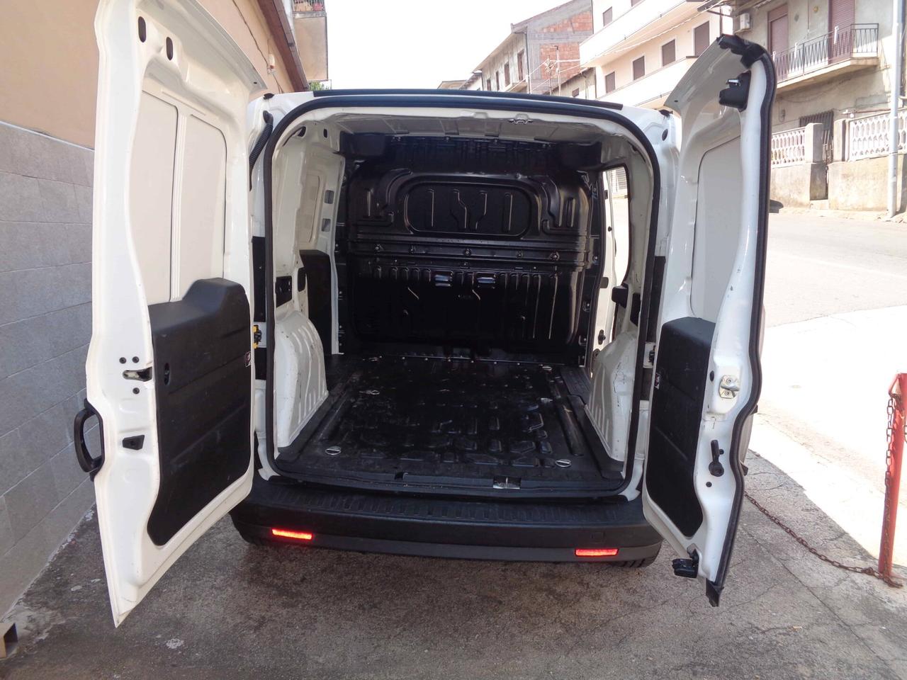 Fiat Doblò 1.6 MJT PC-TN Cargo Lamierato SX 3 Posti (Finanziabile)