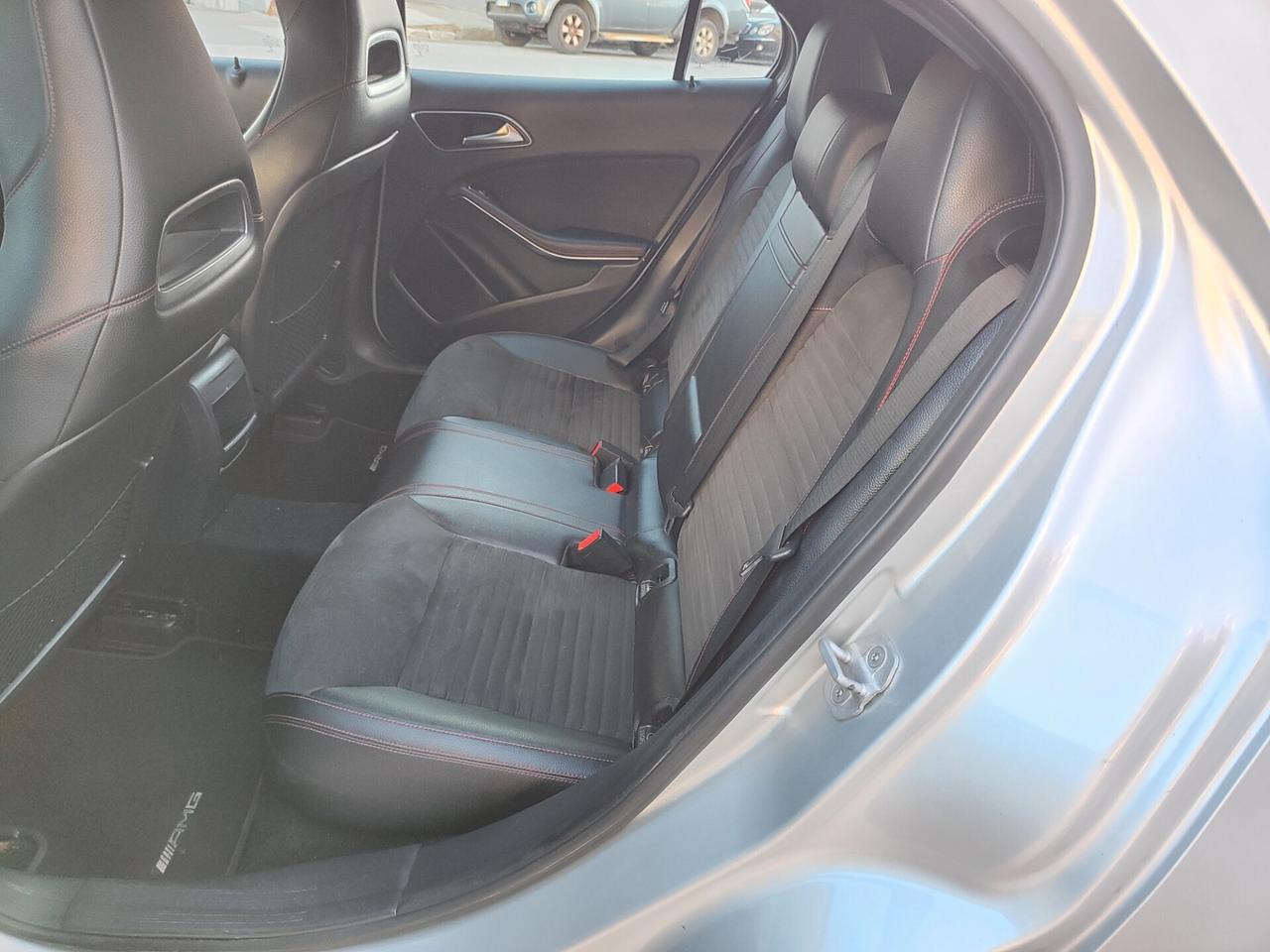 Mercedes-benz GLA 180 Sport AMG * Navi * Full * AMG * Garantita 12 Mesi