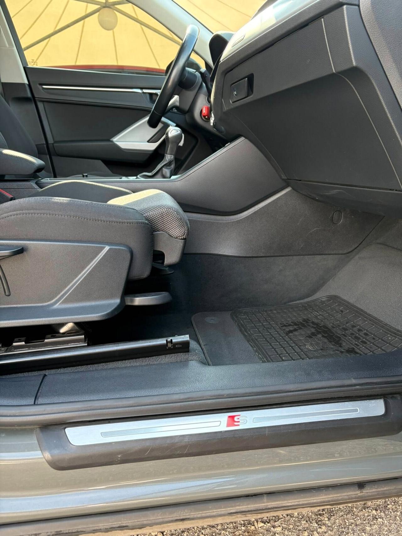 Audi Q3 sportback 150cv S-Line uniprò