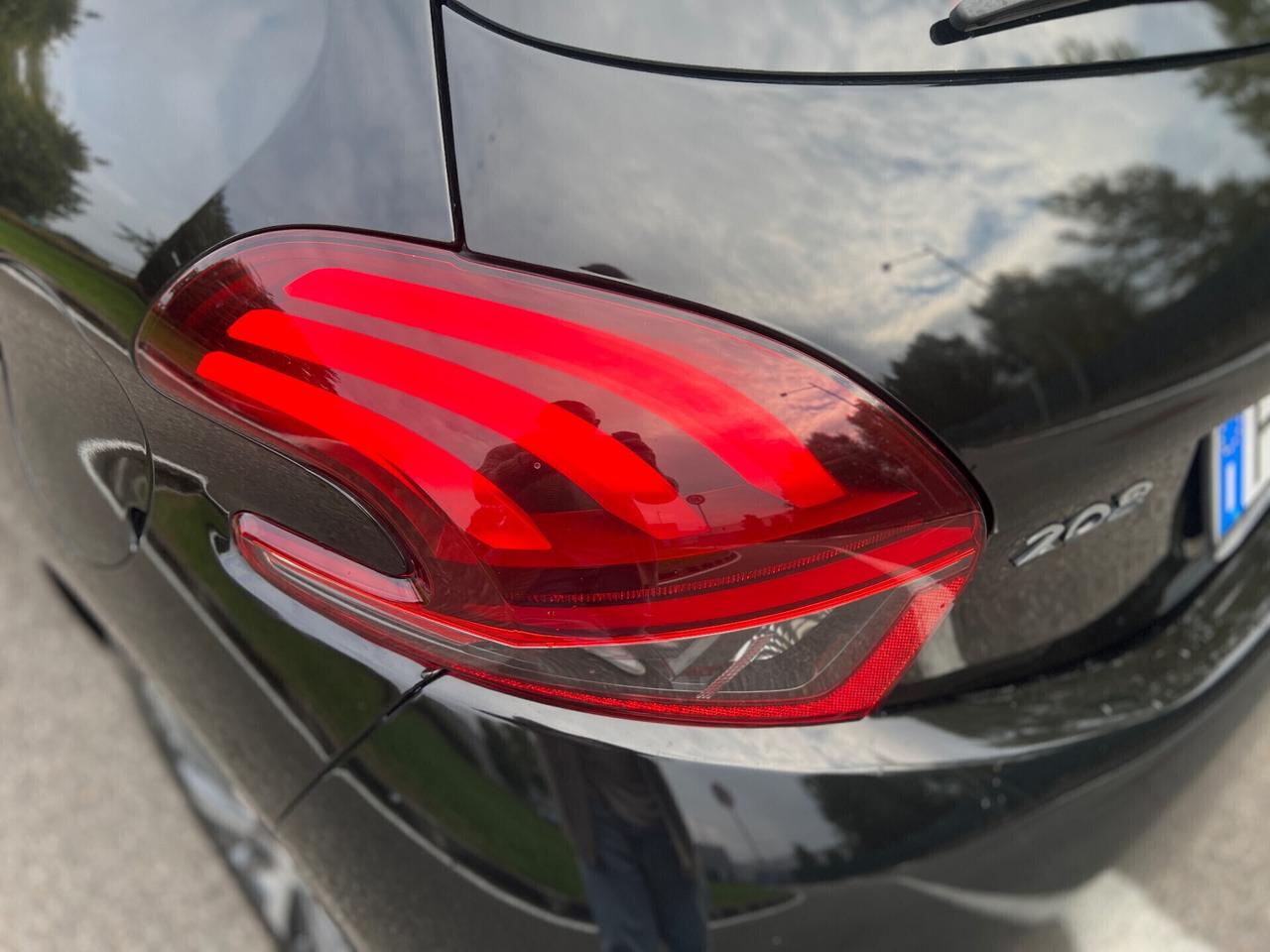 Peugeot 208 1.6 Diesel Ok Neopatentati