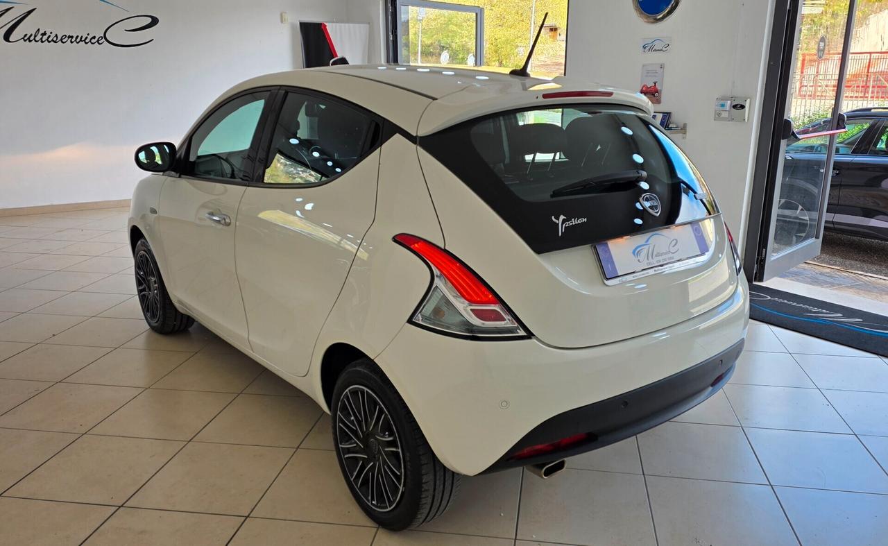 Lancia Ypsilon 1.0 FireFly 5 porte S&S Hybrid Gold