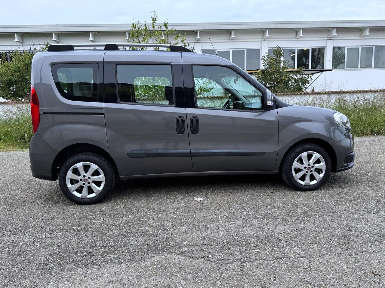 FIAT DOBLO 1.6 MJT XL PEDANA PER DISABILI