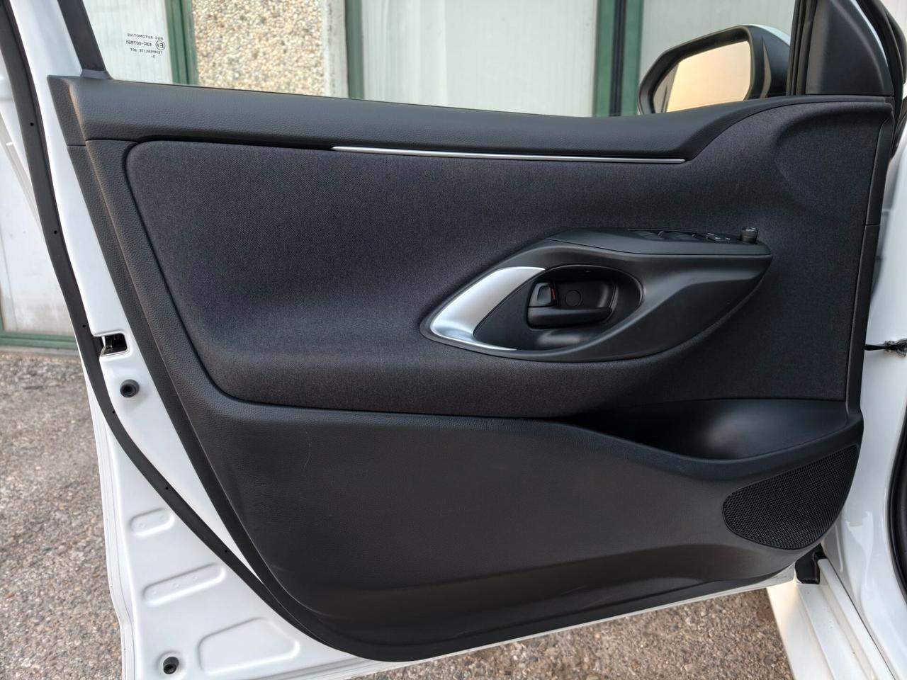 Toyota Yaris IBRIDA NO VINCOLI FINANZIARI NUOVA 2024