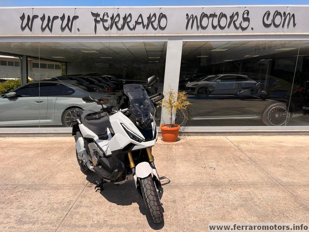 Honda X-ADV 750 km0 a 128 euro al mese senza anticipo