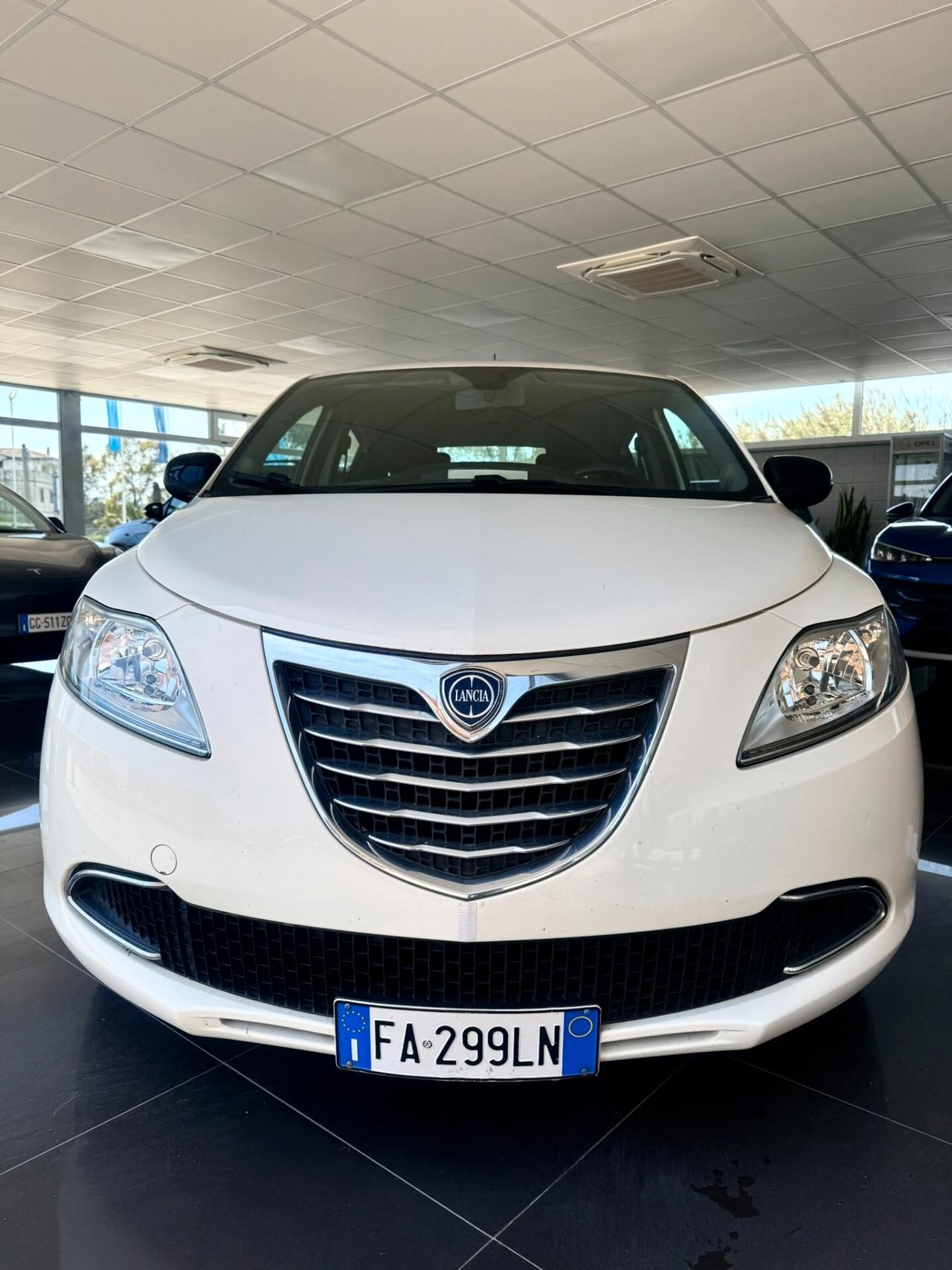 Lancia Ypsilon 1.2 69 CV 5 porte Gold