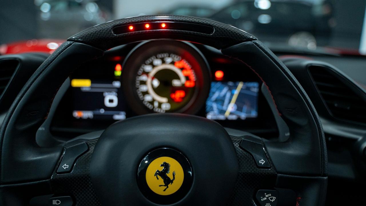 Ferrari 488 GTB 3.9 DCT FULL CARBON CARBOCERAMIC DISPLAY SEDIL