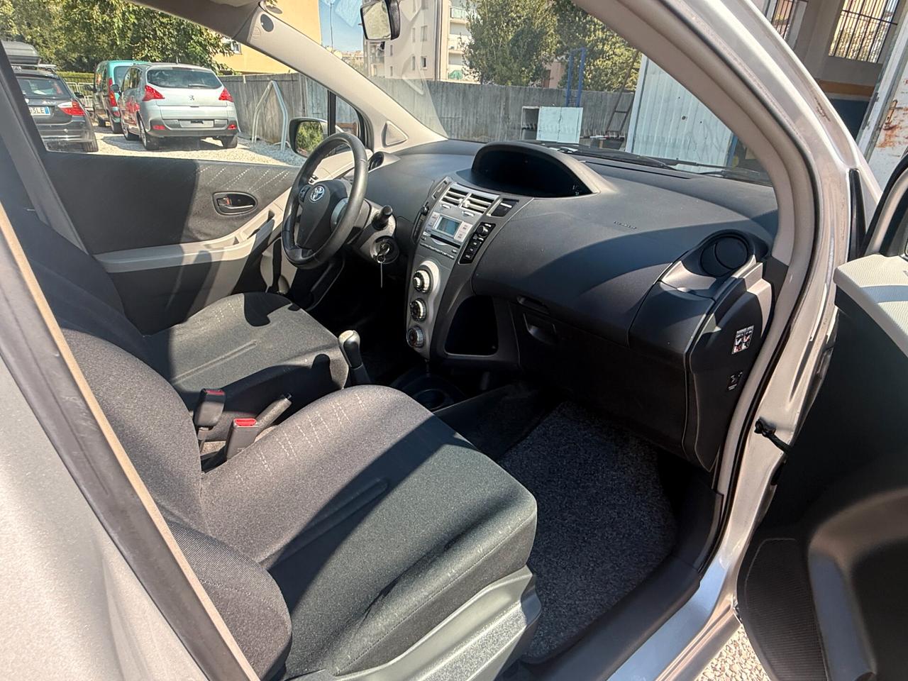 Toyota Yaris 1.0 3 porte Sol