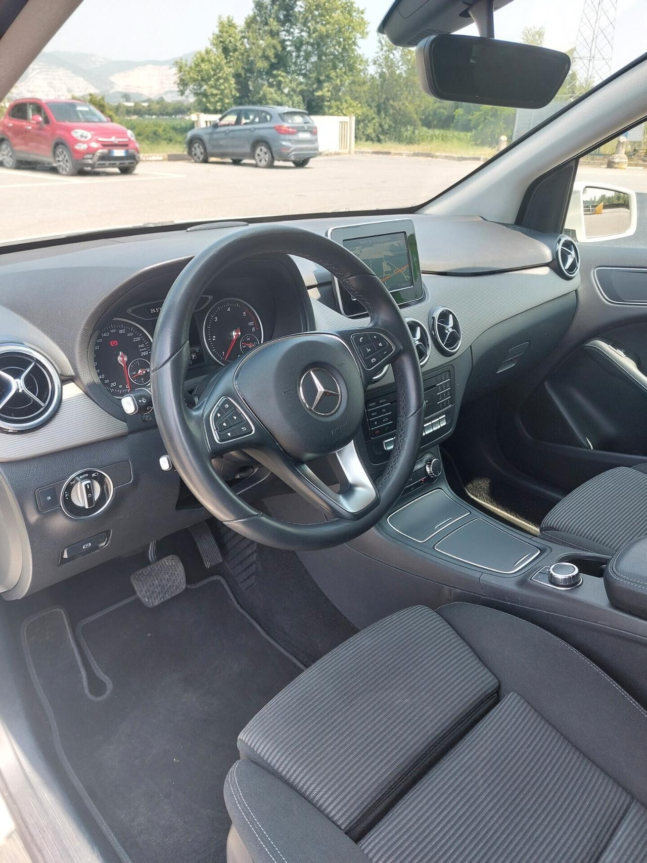 Mercedes-benz B 180 d Automatic Business