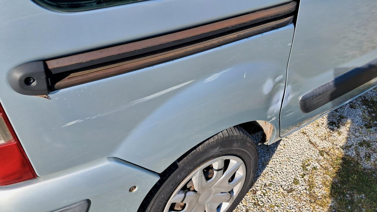 Renault Kangoo 1.5 dCi/82CV 5p. Con Pedana