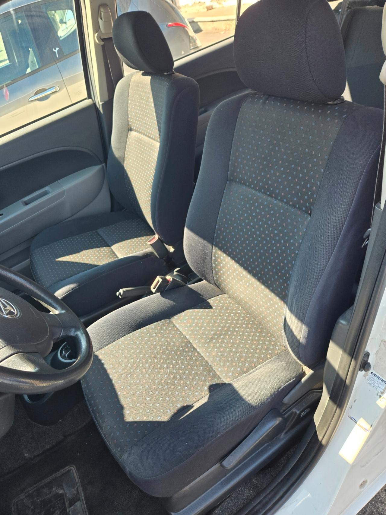 Daihatsu Sirion 1.0 B You - Five