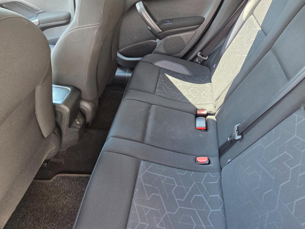 Peugeot 2008 HDI 100 CV CON SOLO 37.700 KM