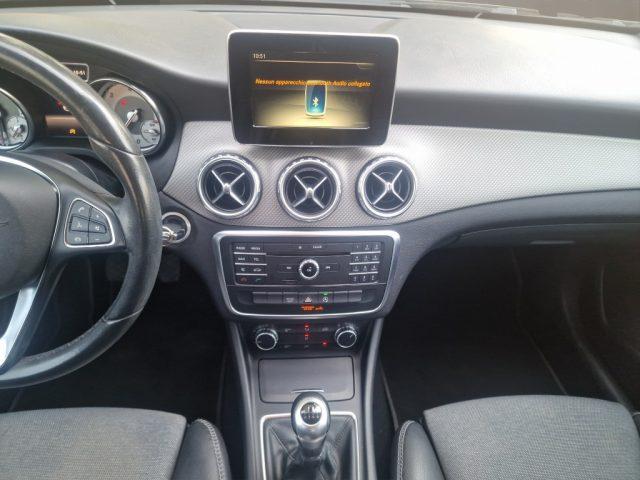 MERCEDES-BENZ GLA 180 d Automatic Business